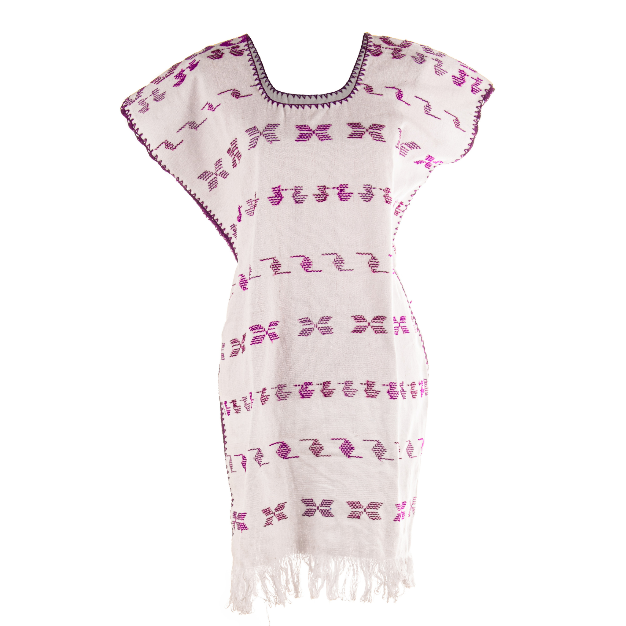 Huipil Blanco con motivos lilas y bajo con flecos. Medio