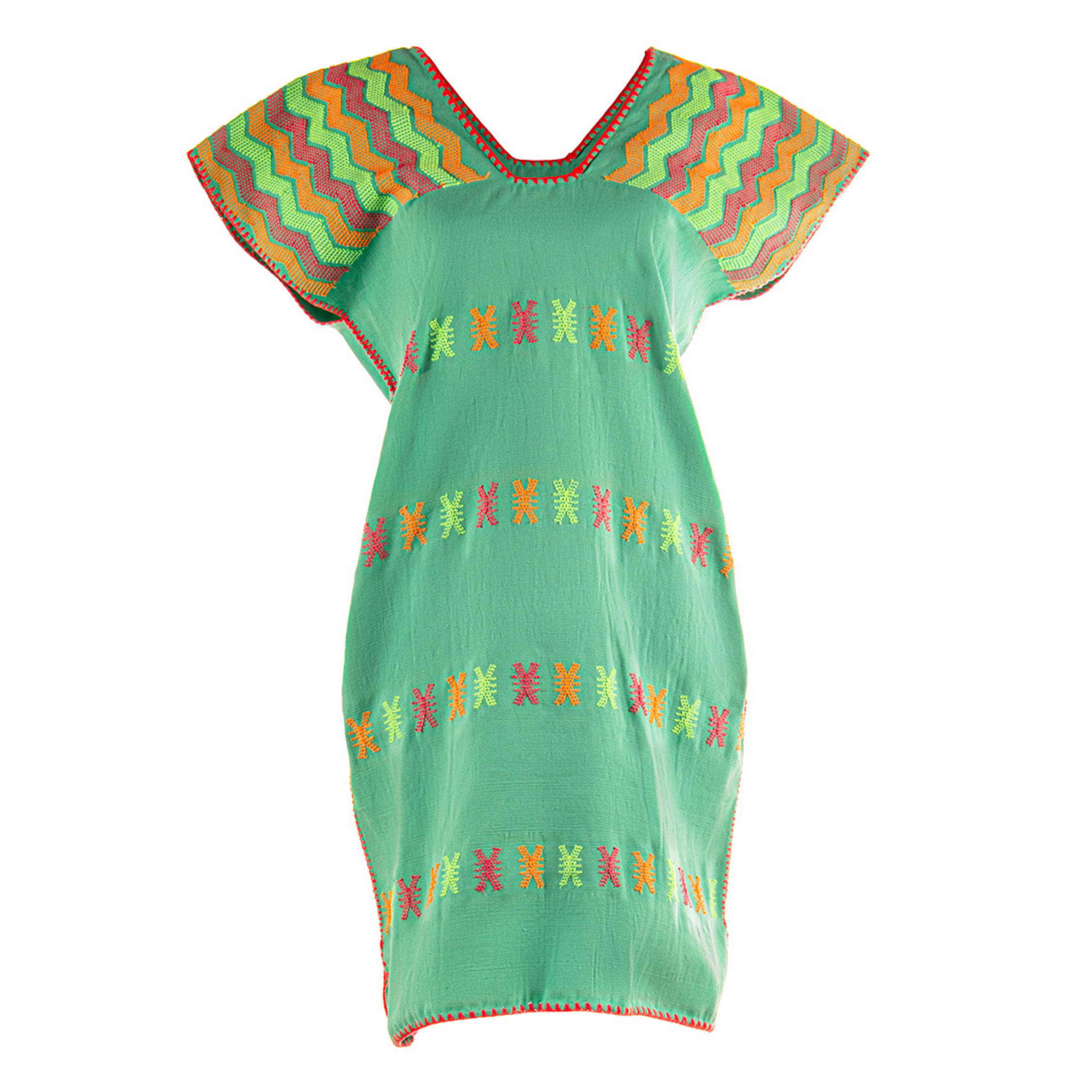 Huipil Verde menta con motivos de bandas multicolores. Mediano